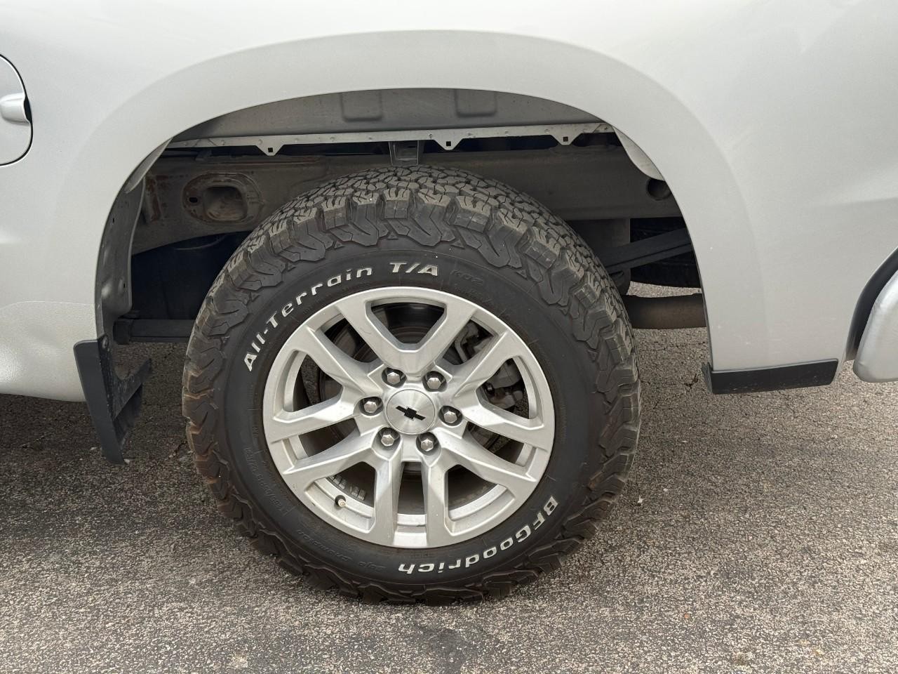 Chevrolet Silverado 1500 Vehicle Full-screen Gallery Image 06