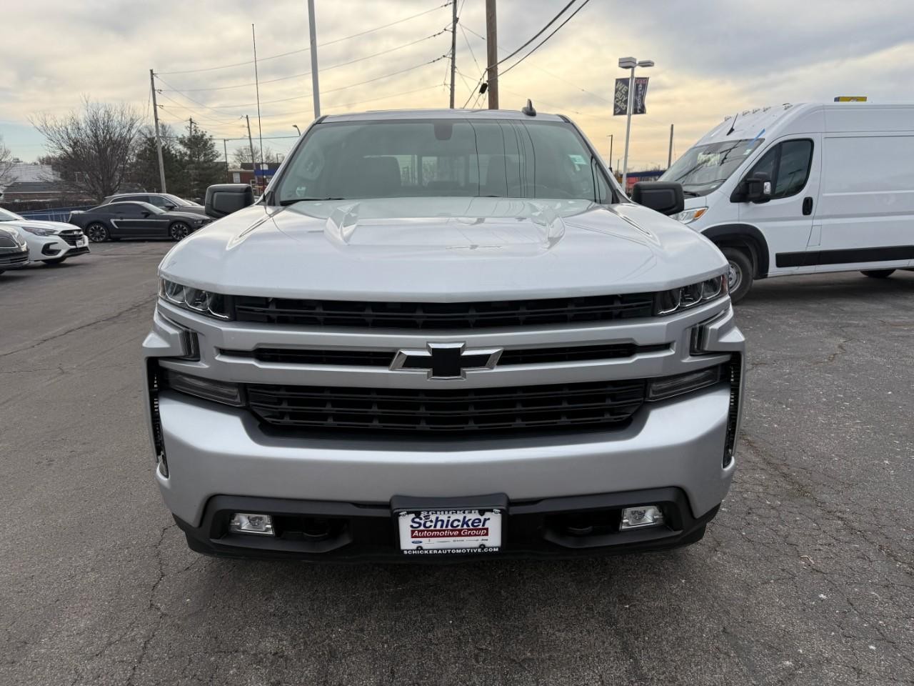 Chevrolet Silverado 1500 Vehicle Full-screen Gallery Image 09