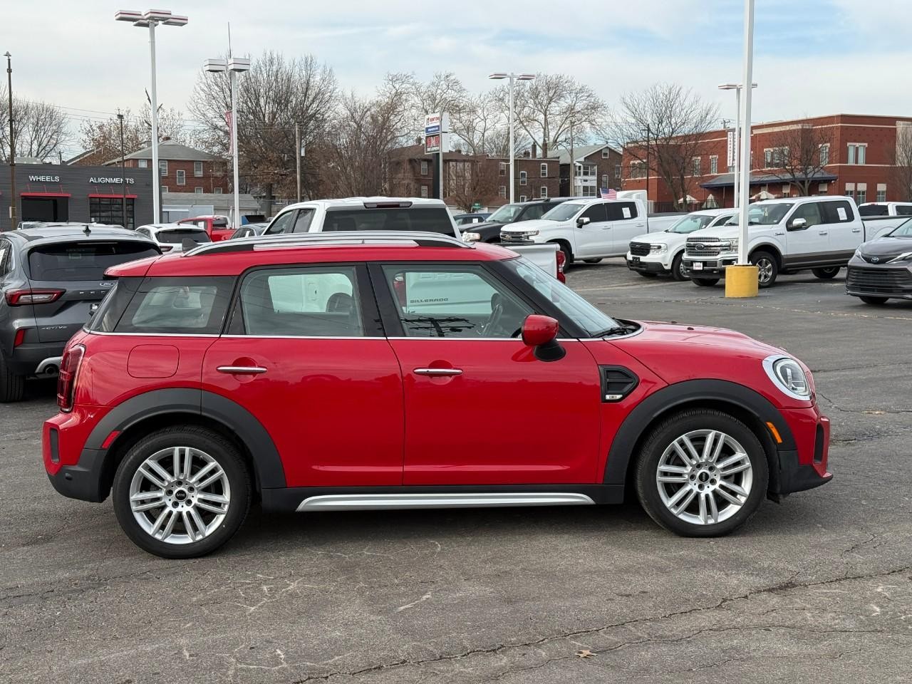 MINI Countryman Vehicle Full-screen Gallery Image 05