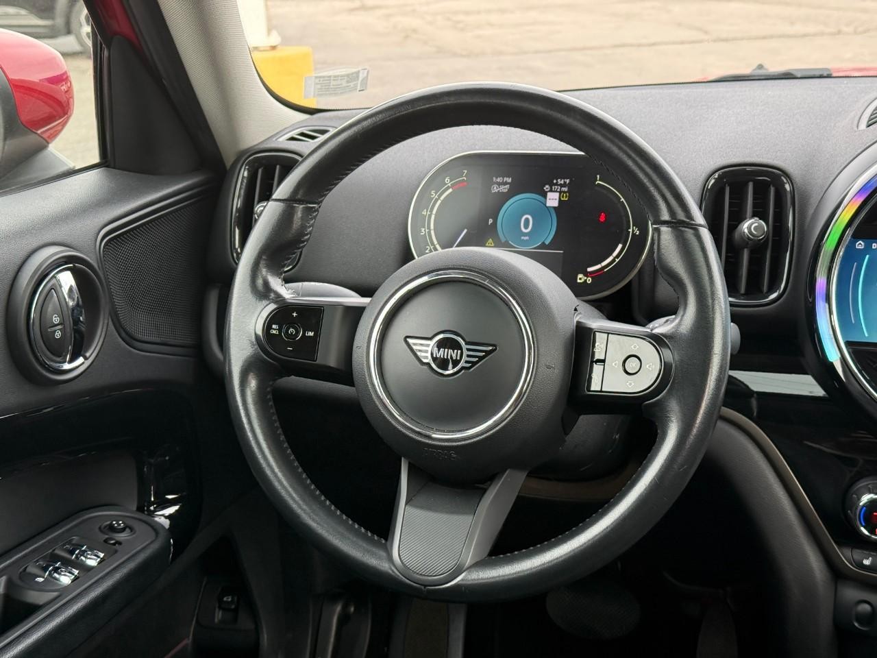 MINI Countryman Vehicle Full-screen Gallery Image 12