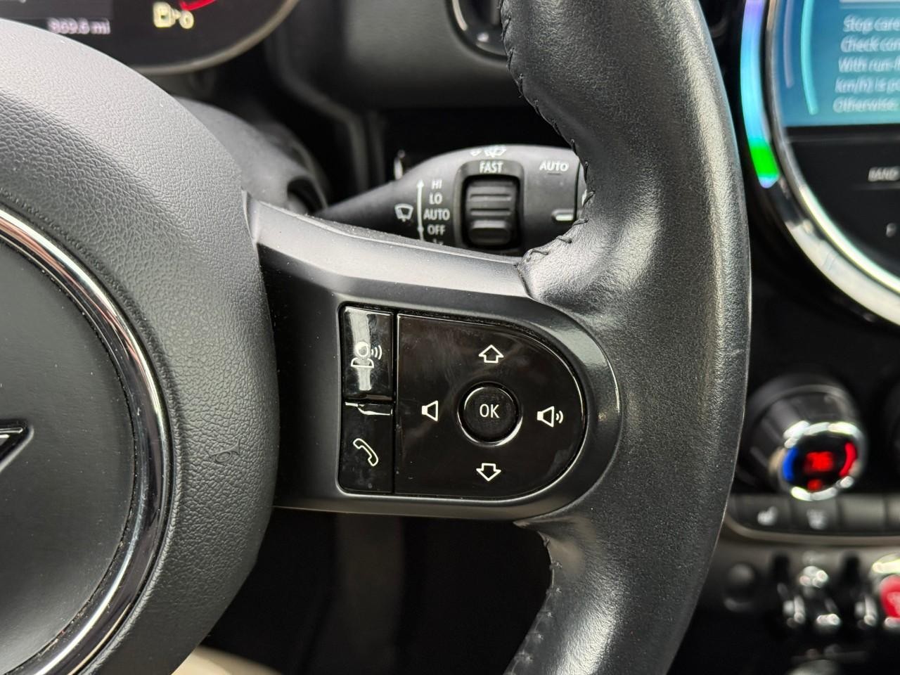 MINI Countryman Vehicle Full-screen Gallery Image 20