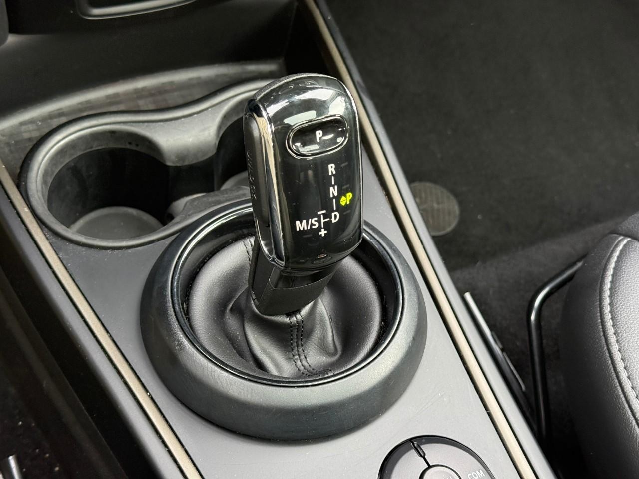 MINI Countryman Vehicle Full-screen Gallery Image 21