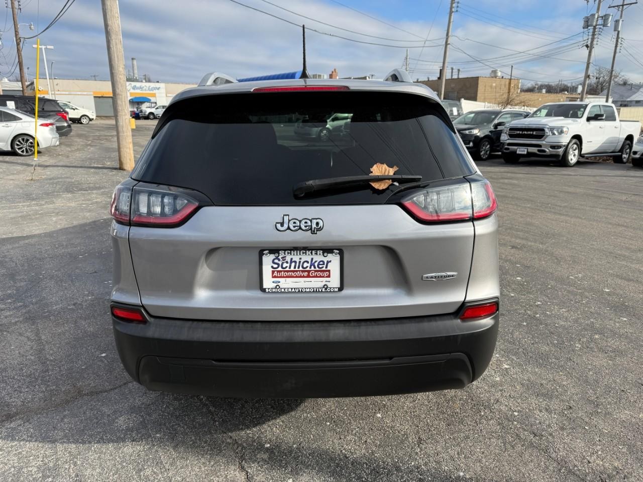 Jeep Cherokee Vehicle Full-screen Gallery Image 08