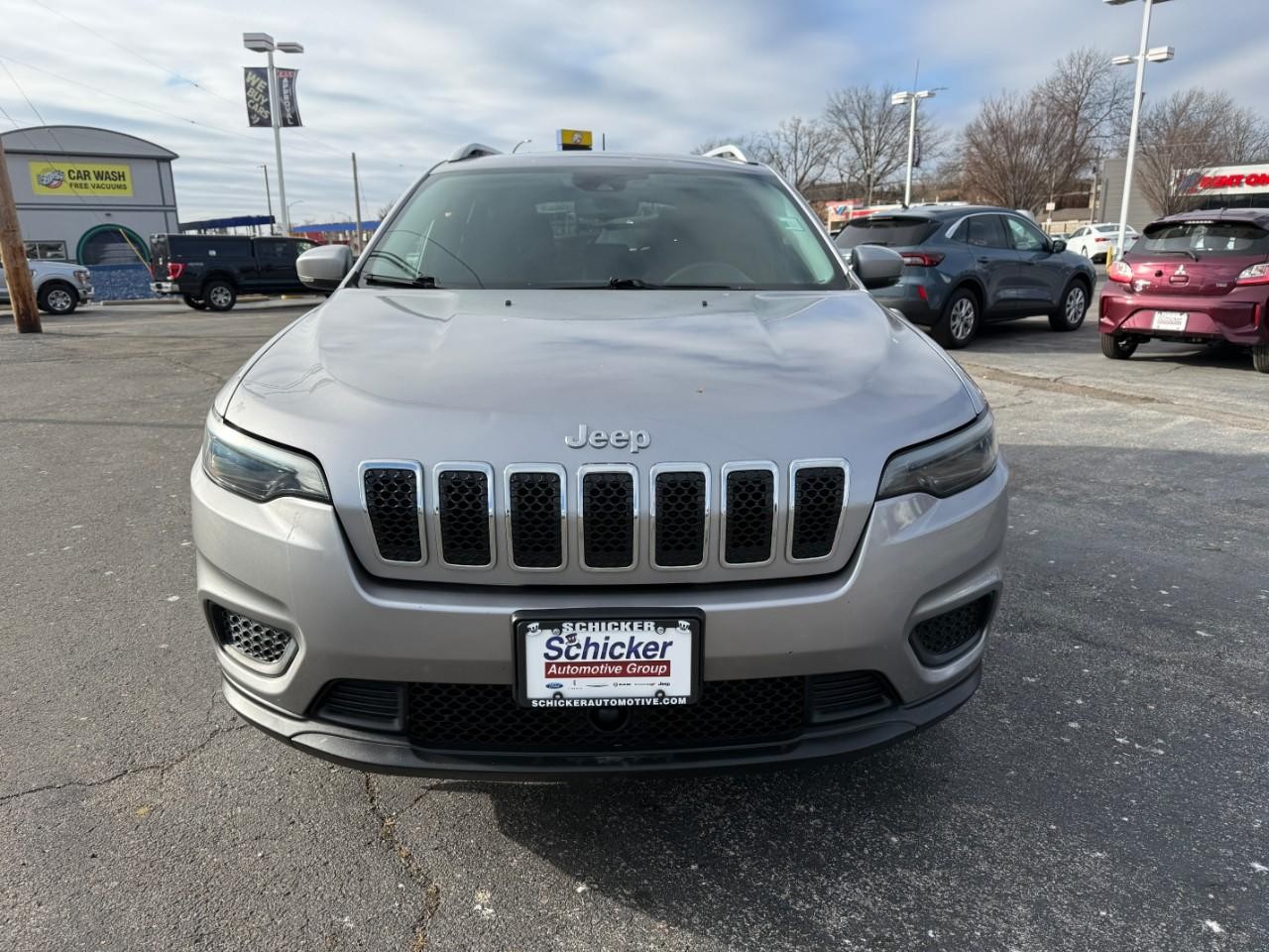 Jeep Cherokee Vehicle Full-screen Gallery Image 09