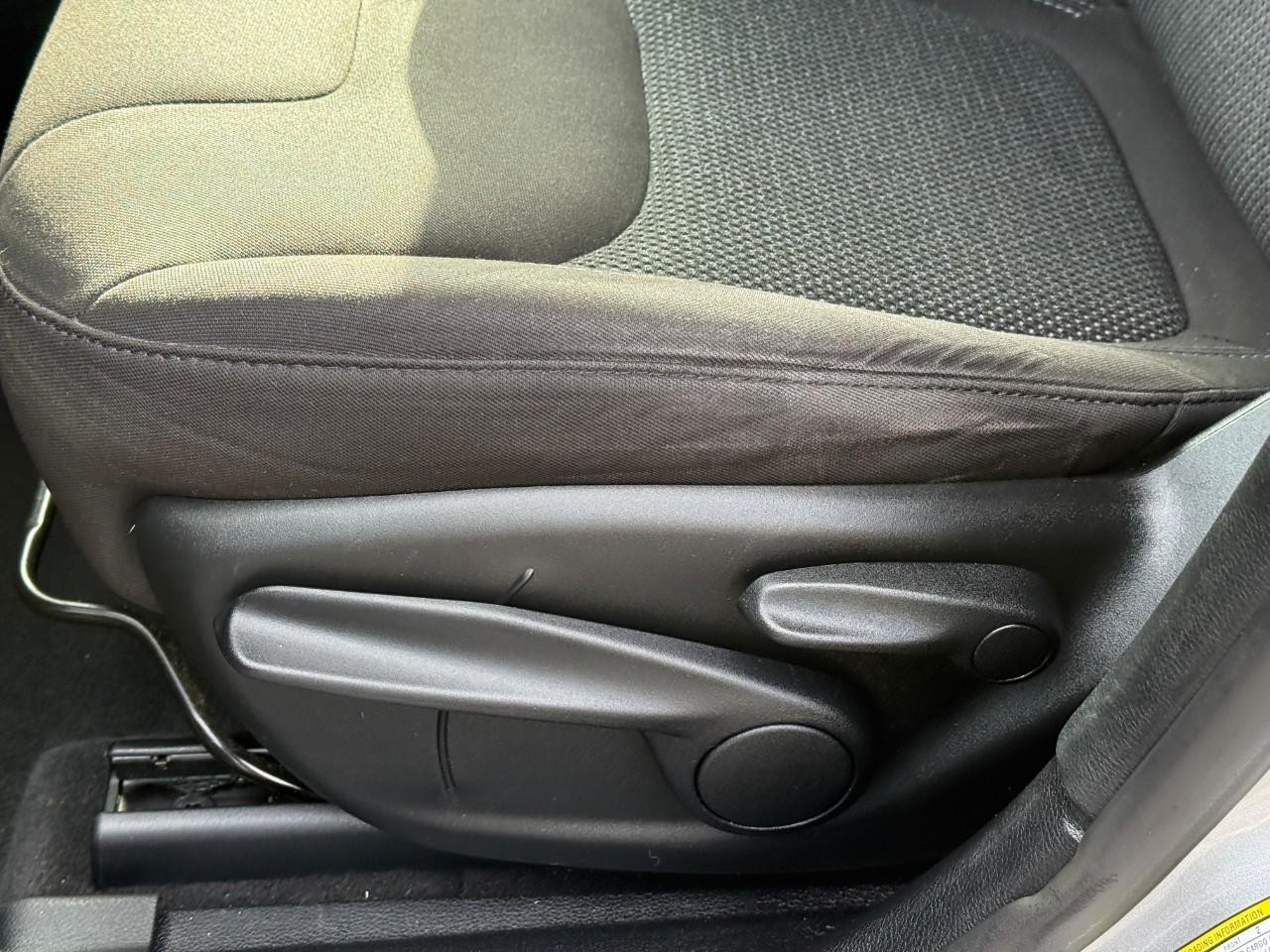 Jeep Cherokee Vehicle Full-screen Gallery Image 17