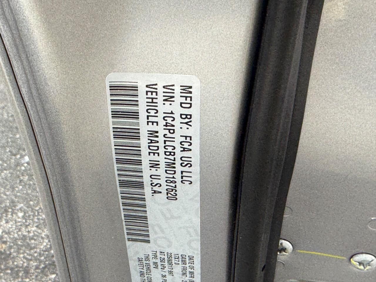 Jeep Cherokee Vehicle Full-screen Gallery Image 23