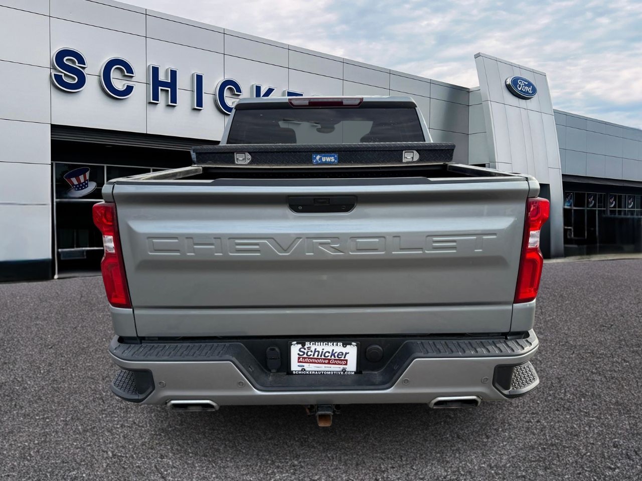 Chevrolet Silverado 1500 Vehicle Full-screen Gallery Image 04