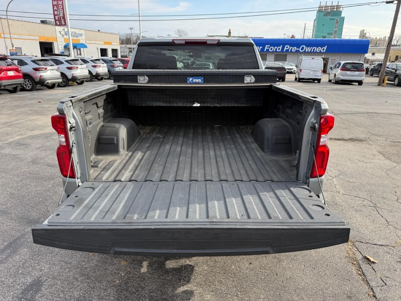 Chevrolet Silverado 1500 Vehicle Full-screen Gallery Image 06