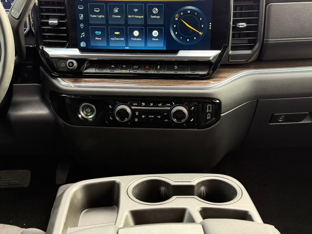 Chevrolet Silverado 1500 Vehicle Full-screen Gallery Image 13