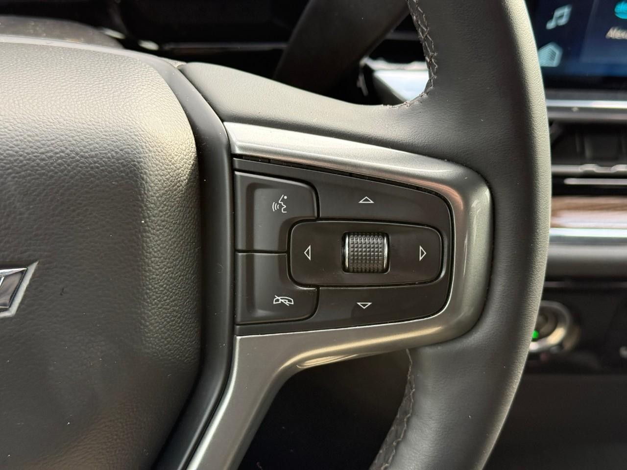 Chevrolet Silverado 1500 Vehicle Full-screen Gallery Image 19