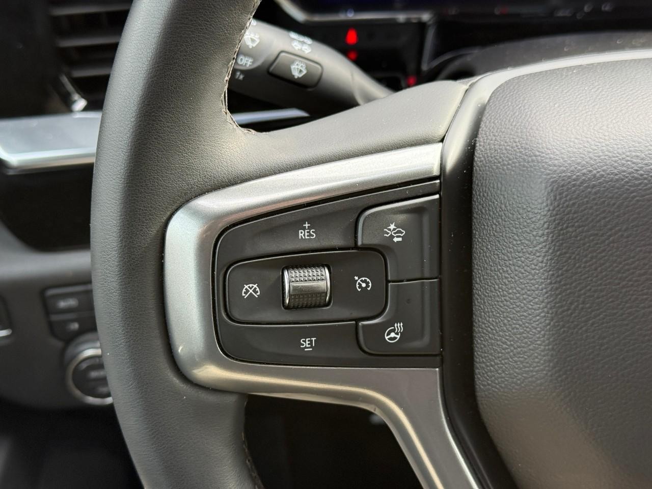 Chevrolet Silverado 1500 Vehicle Full-screen Gallery Image 20