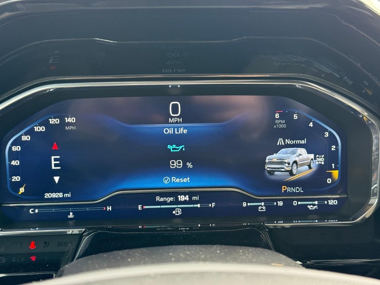 Chevrolet Silverado 1500 Vehicle Full-screen Gallery Image 21