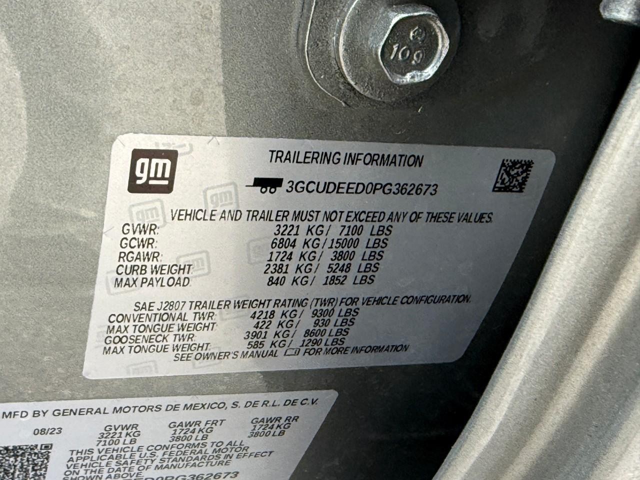 Chevrolet Silverado 1500 Vehicle Full-screen Gallery Image 23