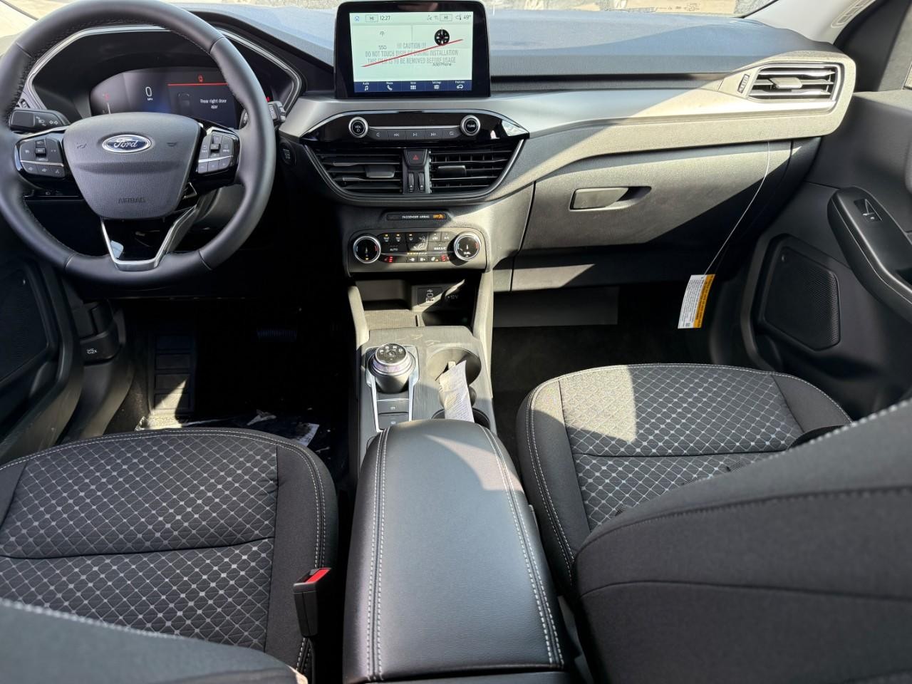 Ford Escape Vehicle Full-screen Gallery Image 06