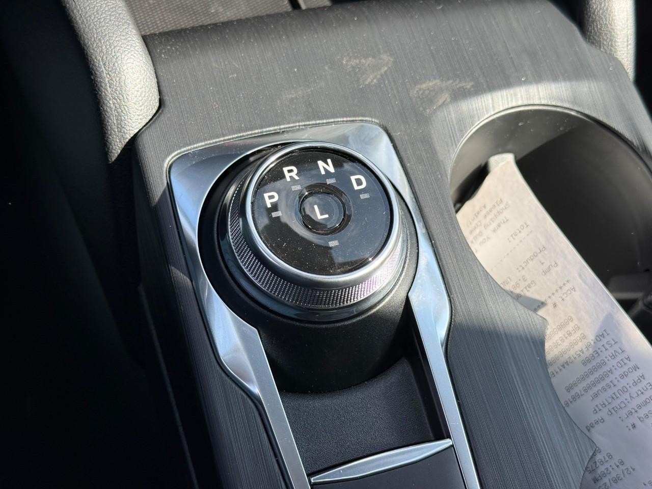 Ford Escape Vehicle Full-screen Gallery Image 15