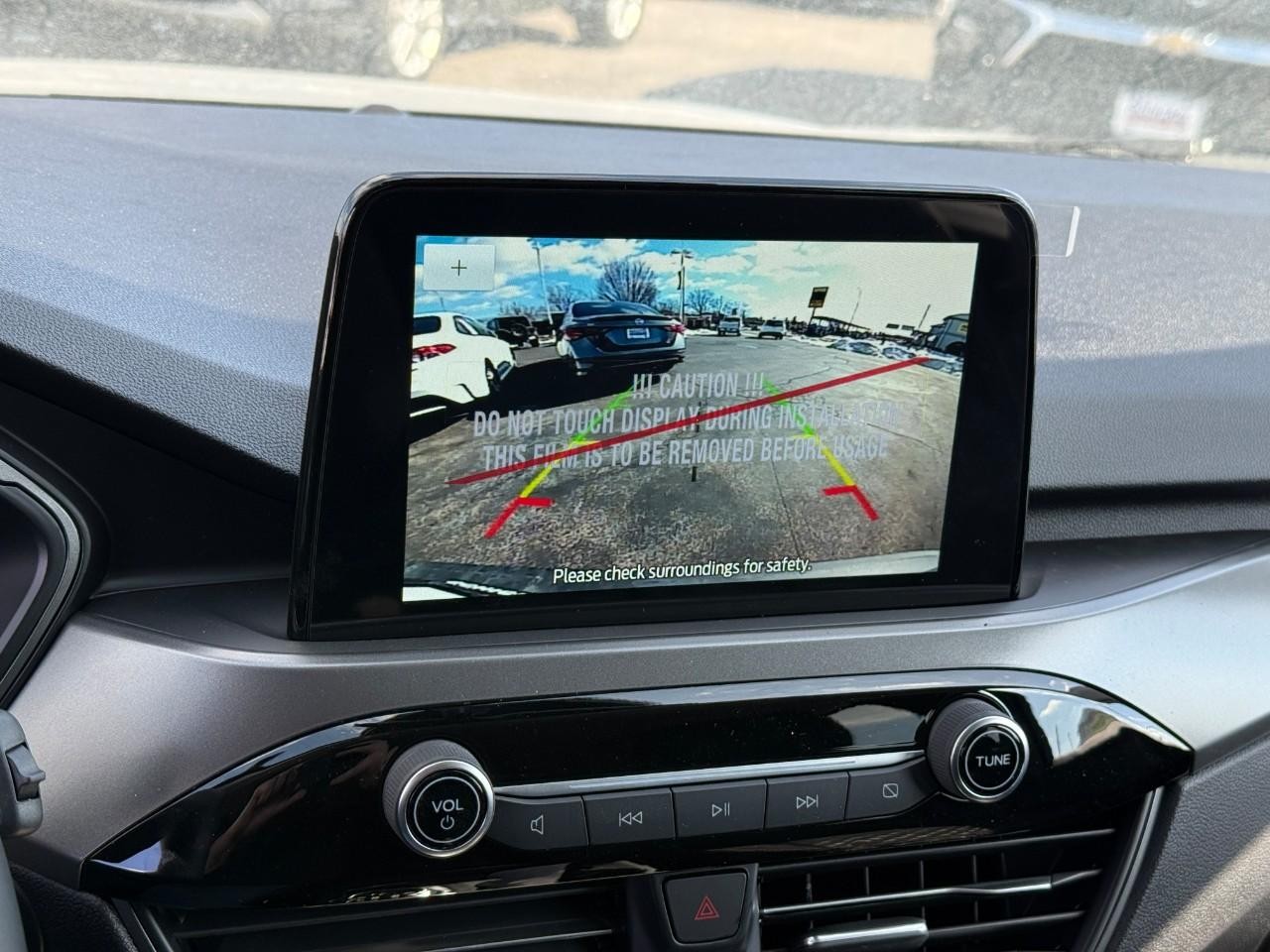 Ford Escape Vehicle Full-screen Gallery Image 17