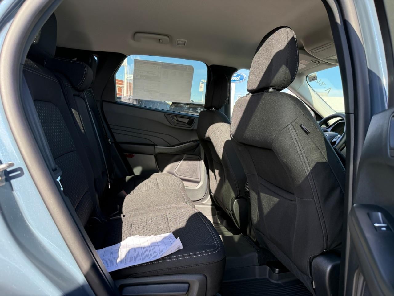 Ford Escape Vehicle Full-screen Gallery Image 05