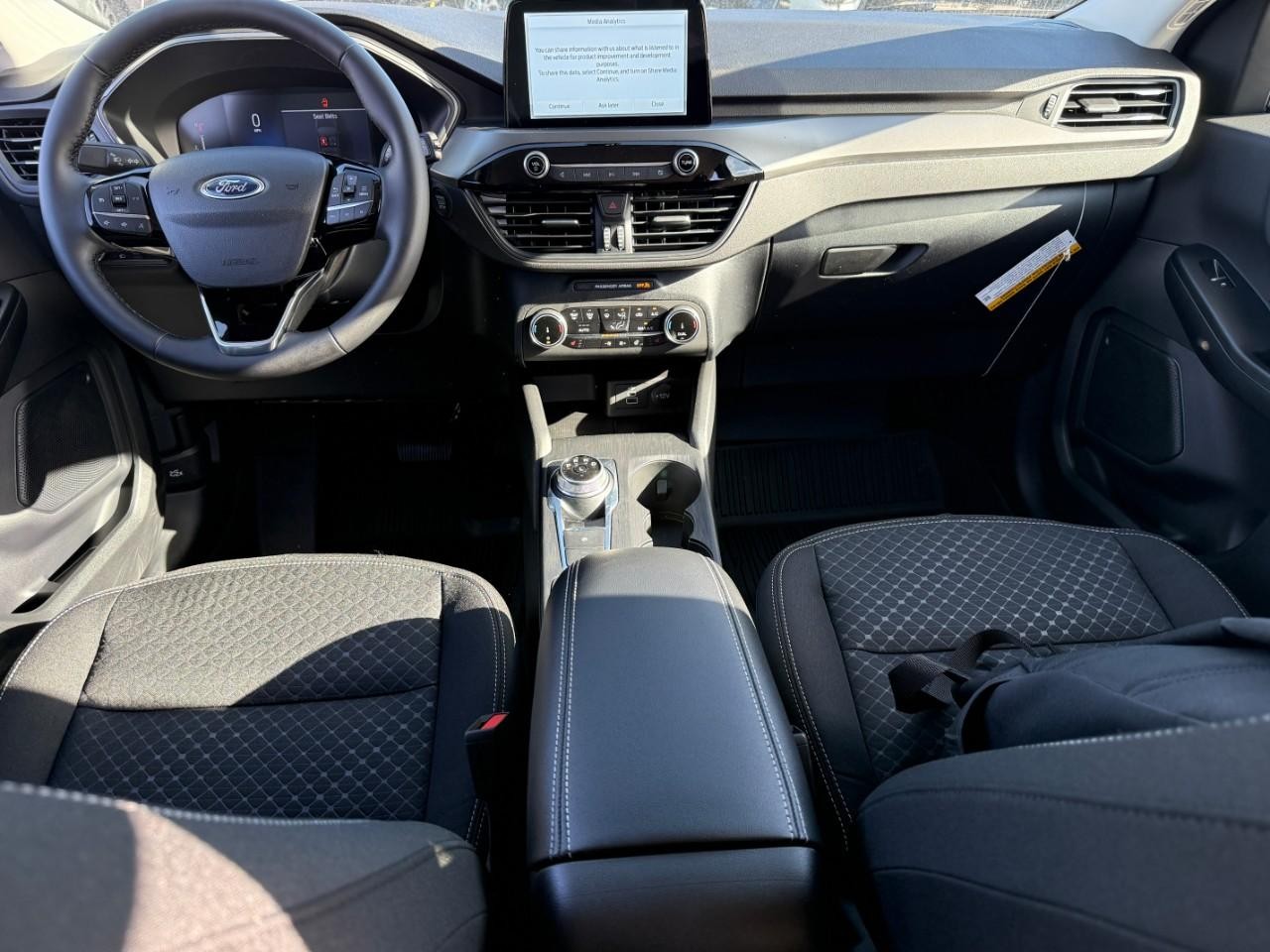 Ford Escape Vehicle Full-screen Gallery Image 06