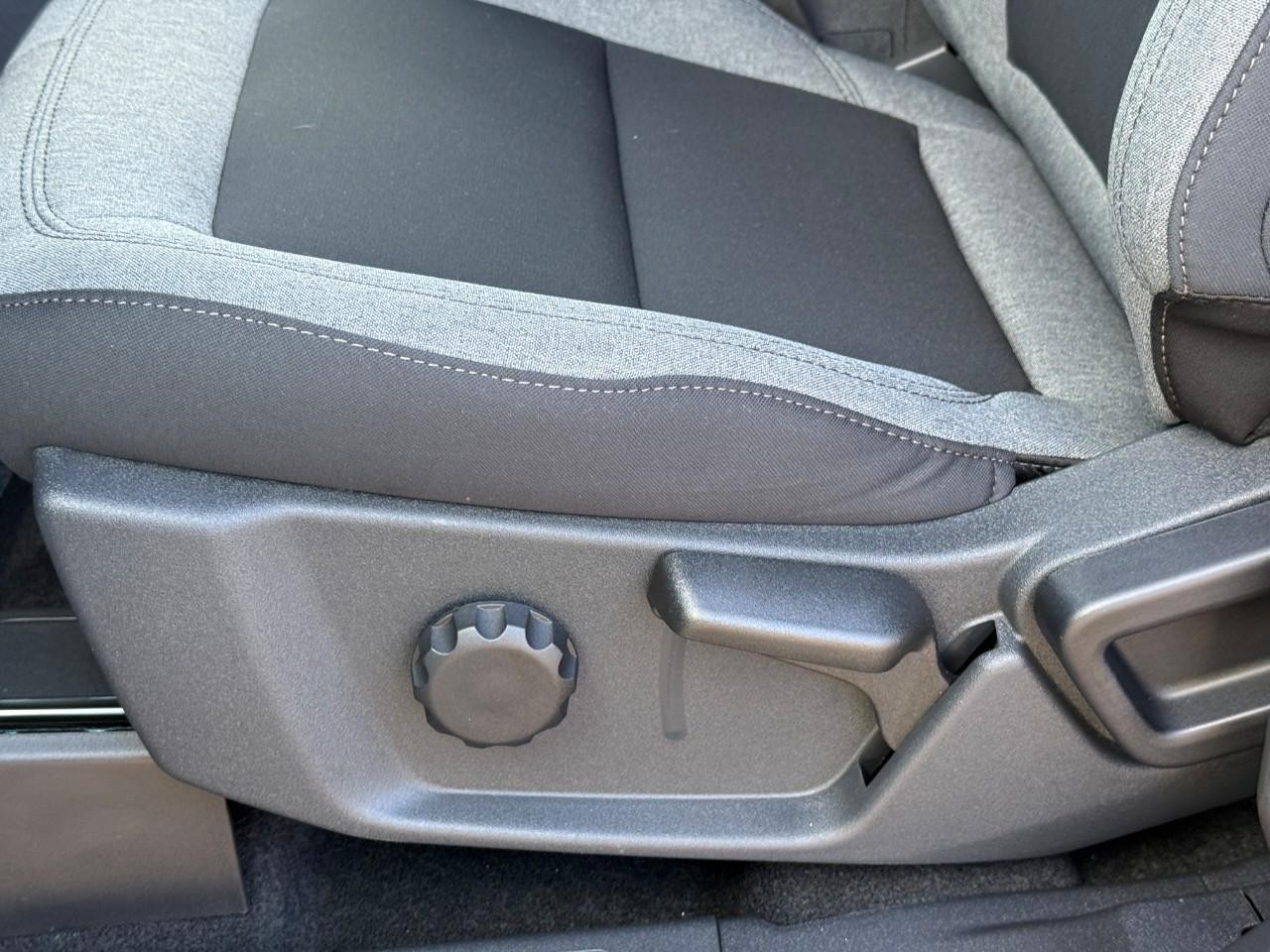 Ford Bronco Vehicle Full-screen Gallery Image 10