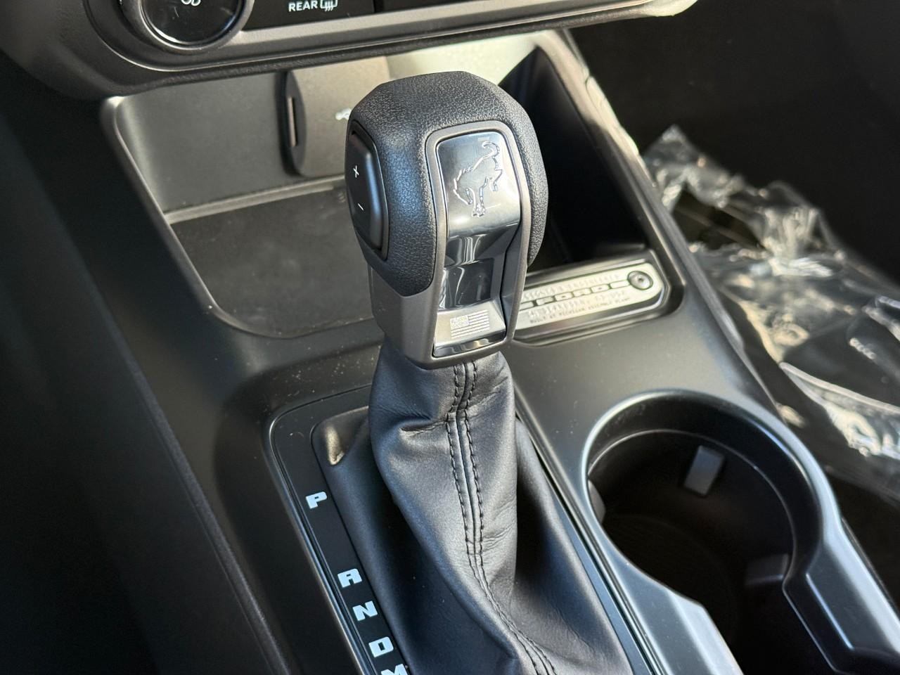 Ford Bronco Vehicle Full-screen Gallery Image 13