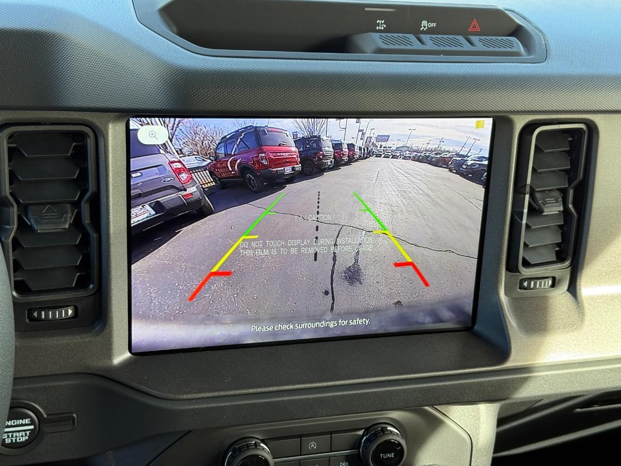 Ford Bronco Vehicle Full-screen Gallery Image 15