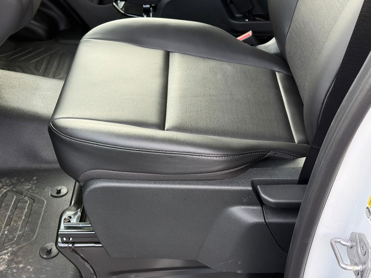 Ford Transit Cargo Van Vehicle Full-screen Gallery Image 07