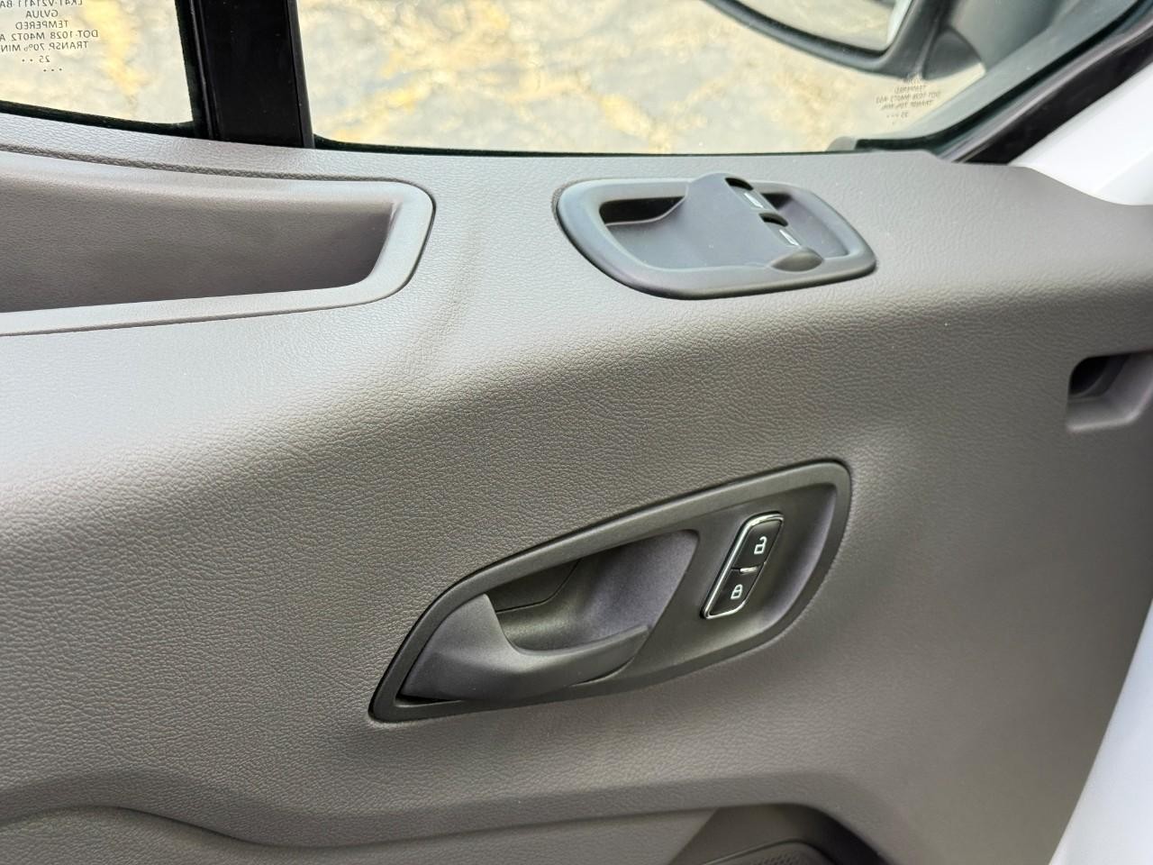 Ford Transit Cargo Van Vehicle Full-screen Gallery Image 08