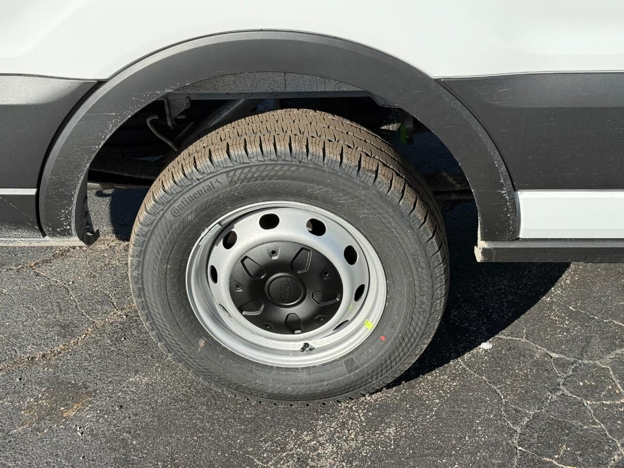 Ford Transit Cargo Van Vehicle Full-screen Gallery Image 04