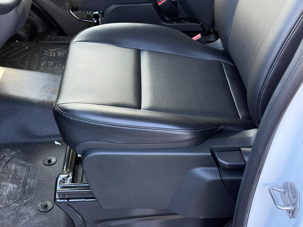 Ford Transit Cargo Van Vehicle Full-screen Gallery Image 09