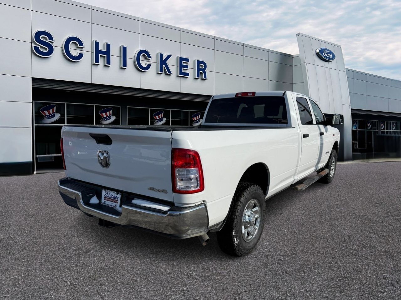 Ram 2500 Vehicle Full-screen Gallery Image 02