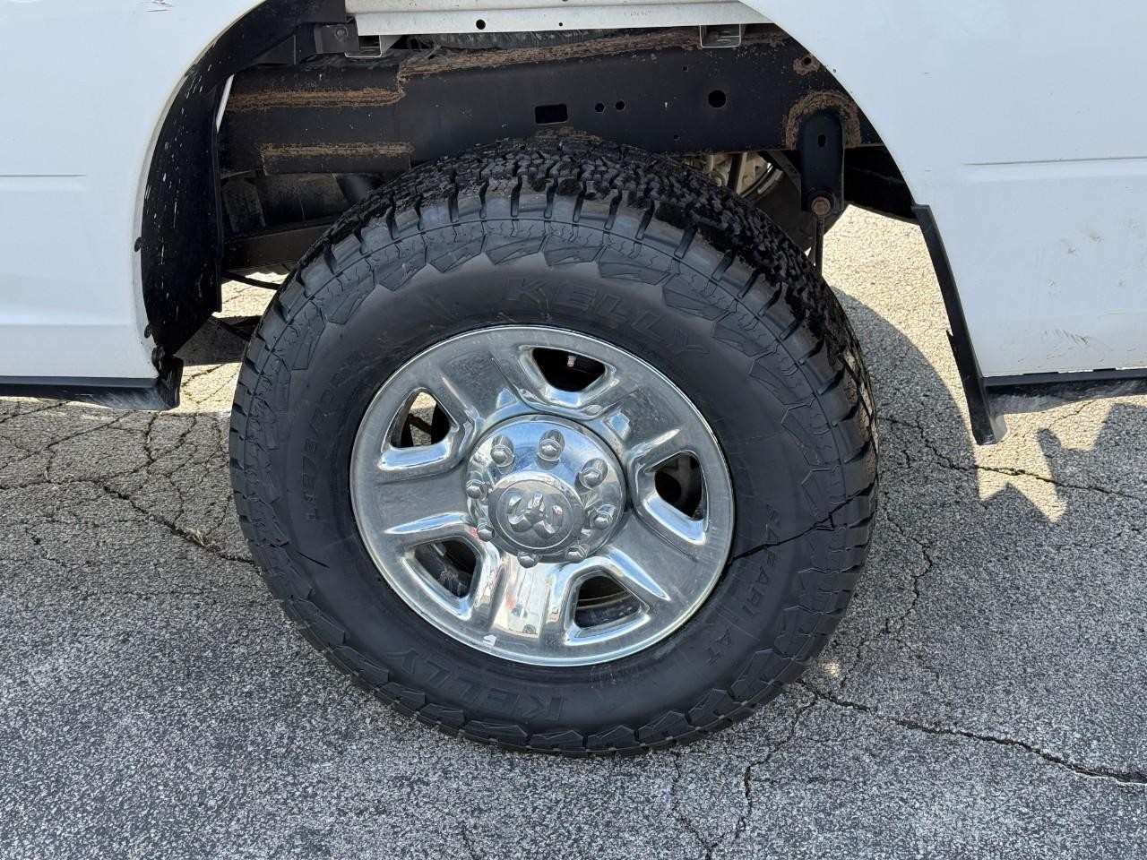 Ram 2500 Vehicle Full-screen Gallery Image 06