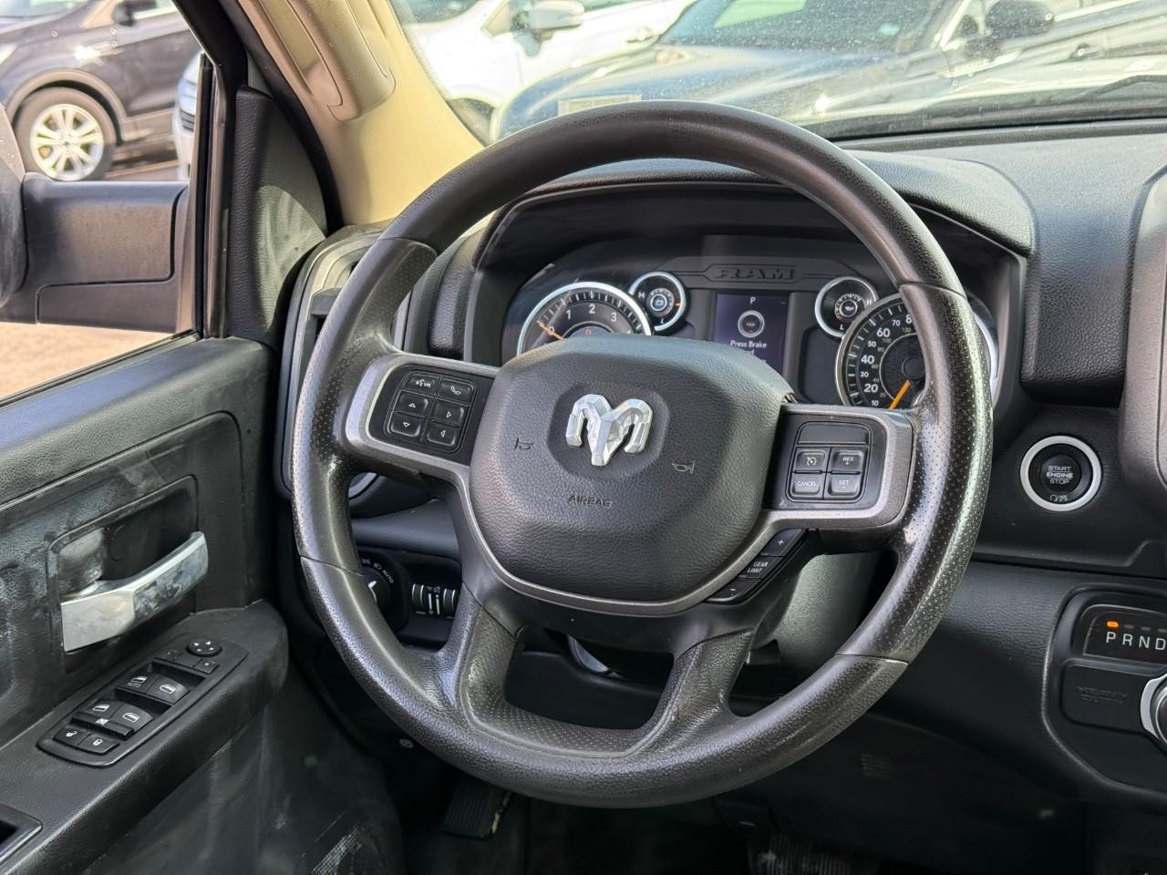 Ram 2500 Vehicle Full-screen Gallery Image 12