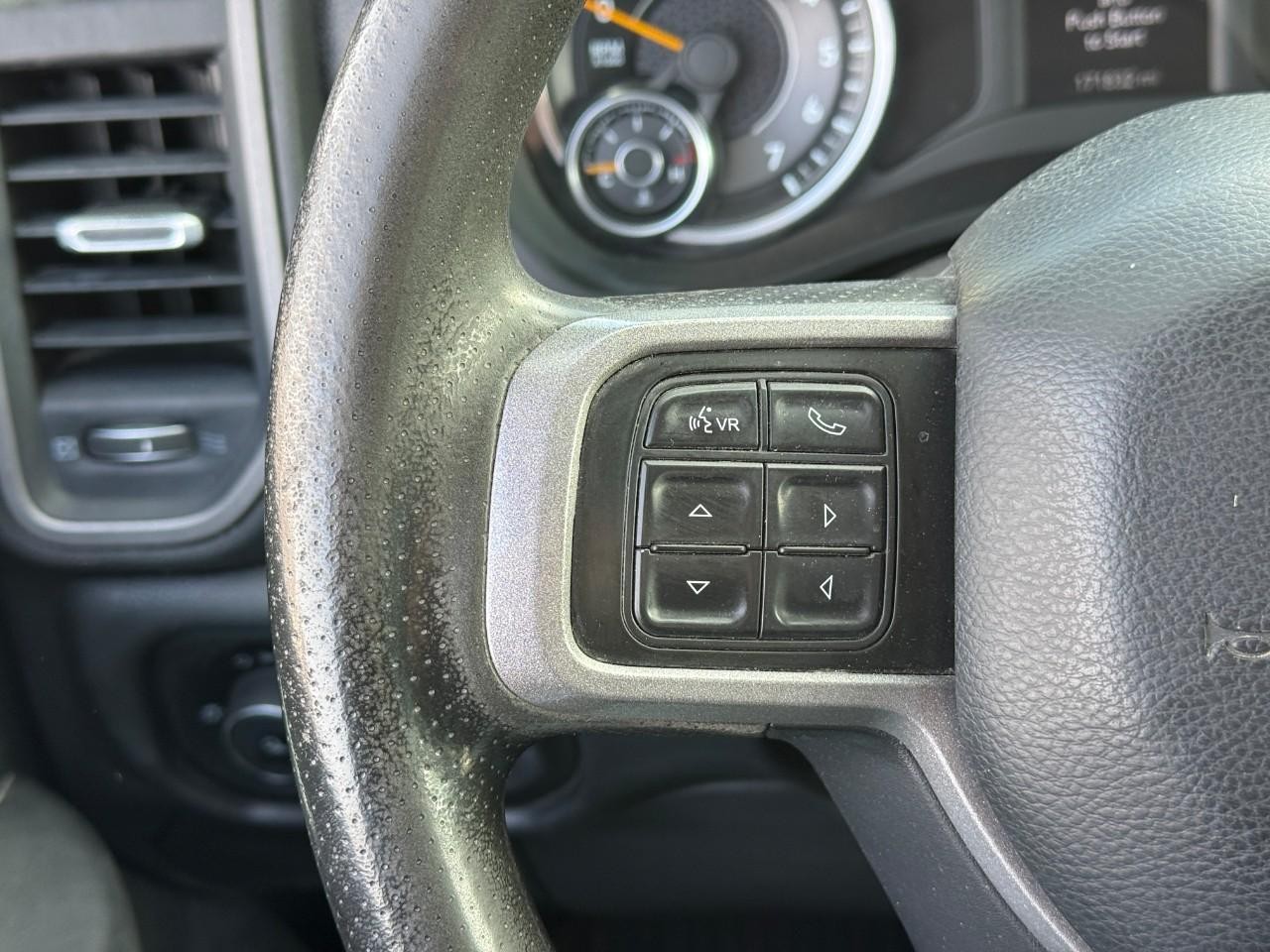 Ram 2500 Vehicle Full-screen Gallery Image 19