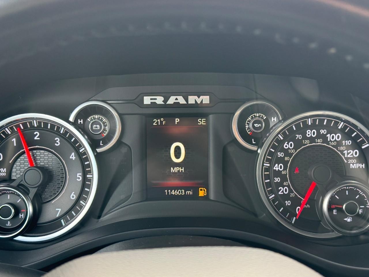 Ram 1500 Vehicle Full-screen Gallery Image 21