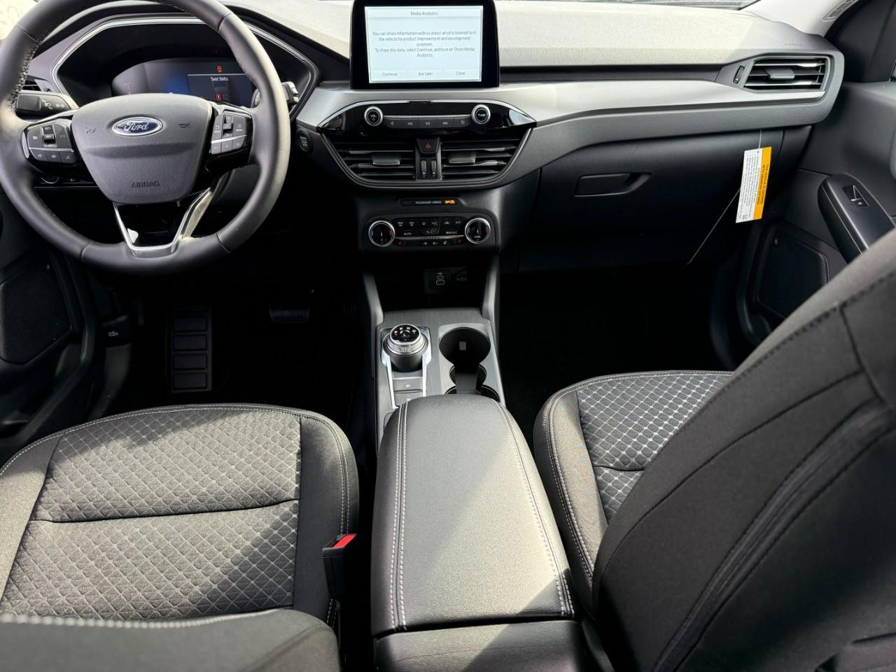 Ford Escape Vehicle Full-screen Gallery Image 06