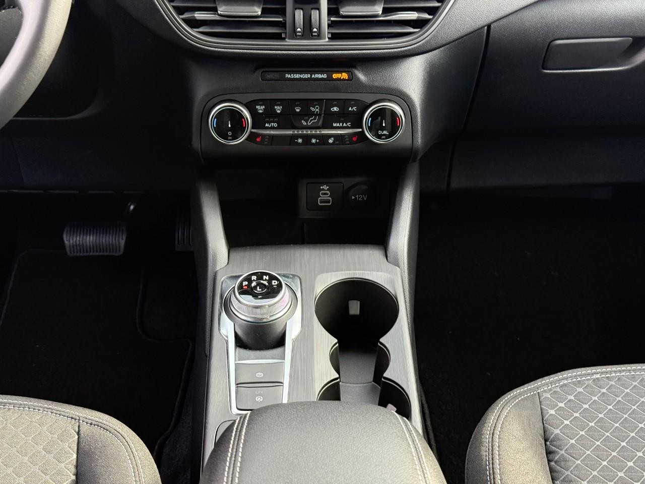 Ford Escape Vehicle Full-screen Gallery Image 10