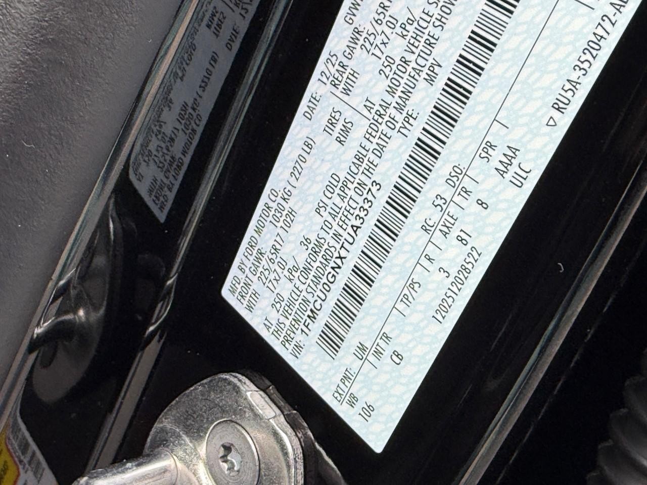 Ford Escape Vehicle Full-screen Gallery Image 19