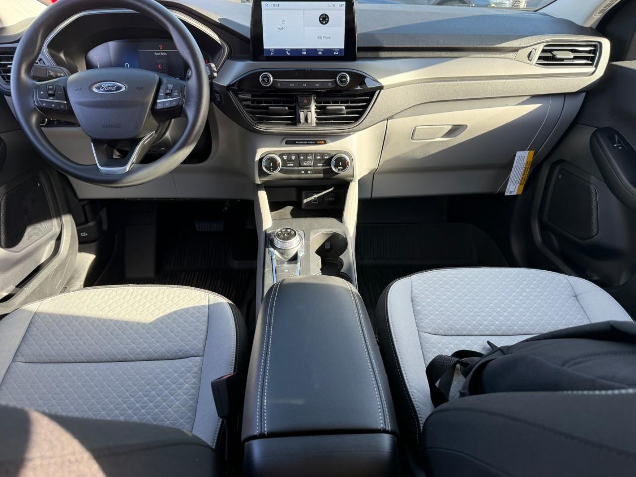 Ford Escape Vehicle Full-screen Gallery Image 07