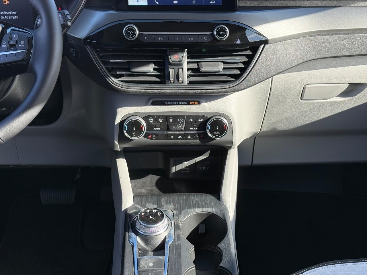 Ford Escape Vehicle Full-screen Gallery Image 09