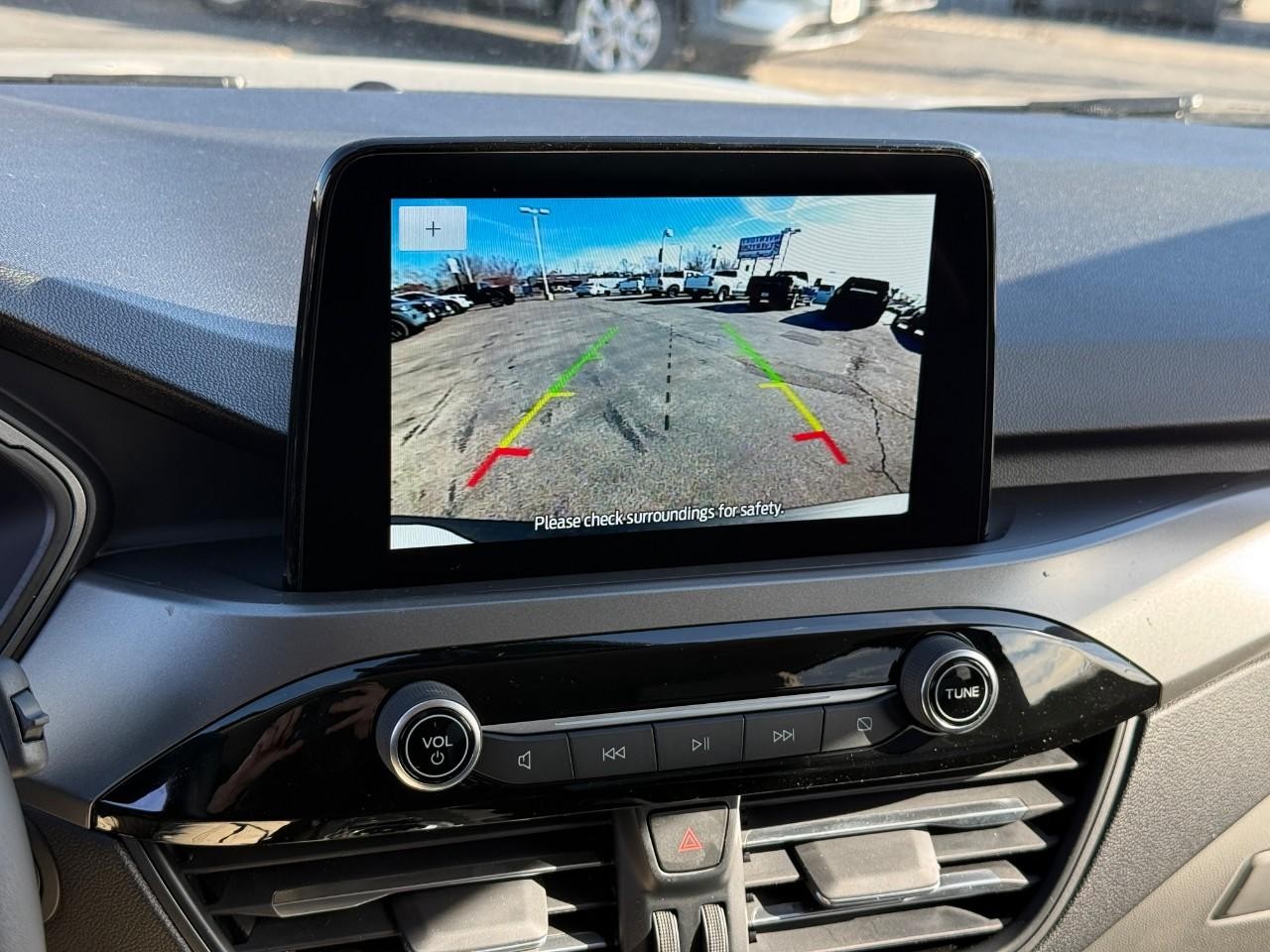 Ford Escape Vehicle Full-screen Gallery Image 17