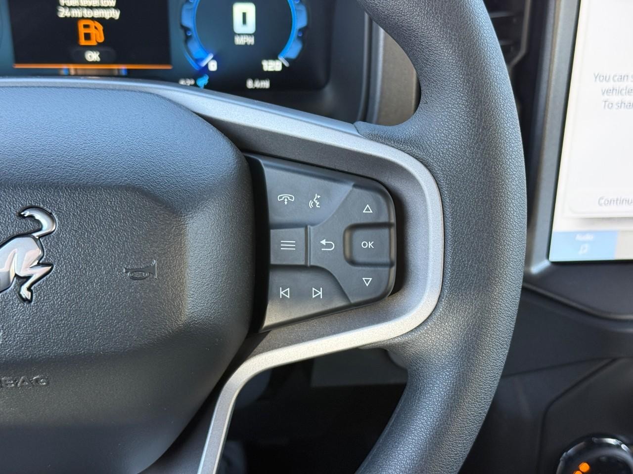 Ford Bronco Vehicle Full-screen Gallery Image 10