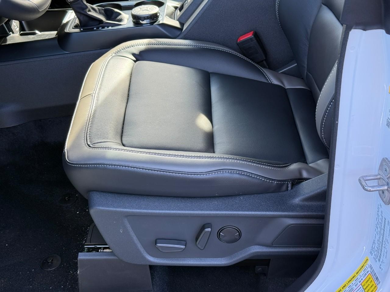 Ford Bronco Vehicle Full-screen Gallery Image 11