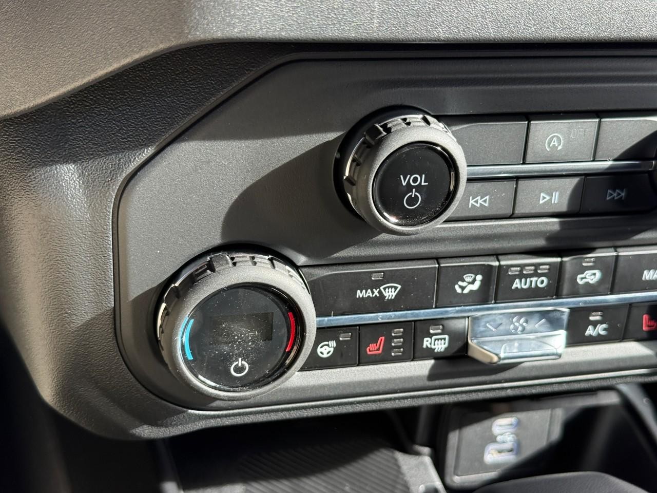 Ford Bronco Vehicle Full-screen Gallery Image 16