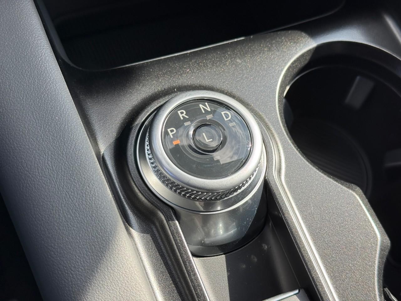 Ford Explorer Vehicle Full-screen Gallery Image 18