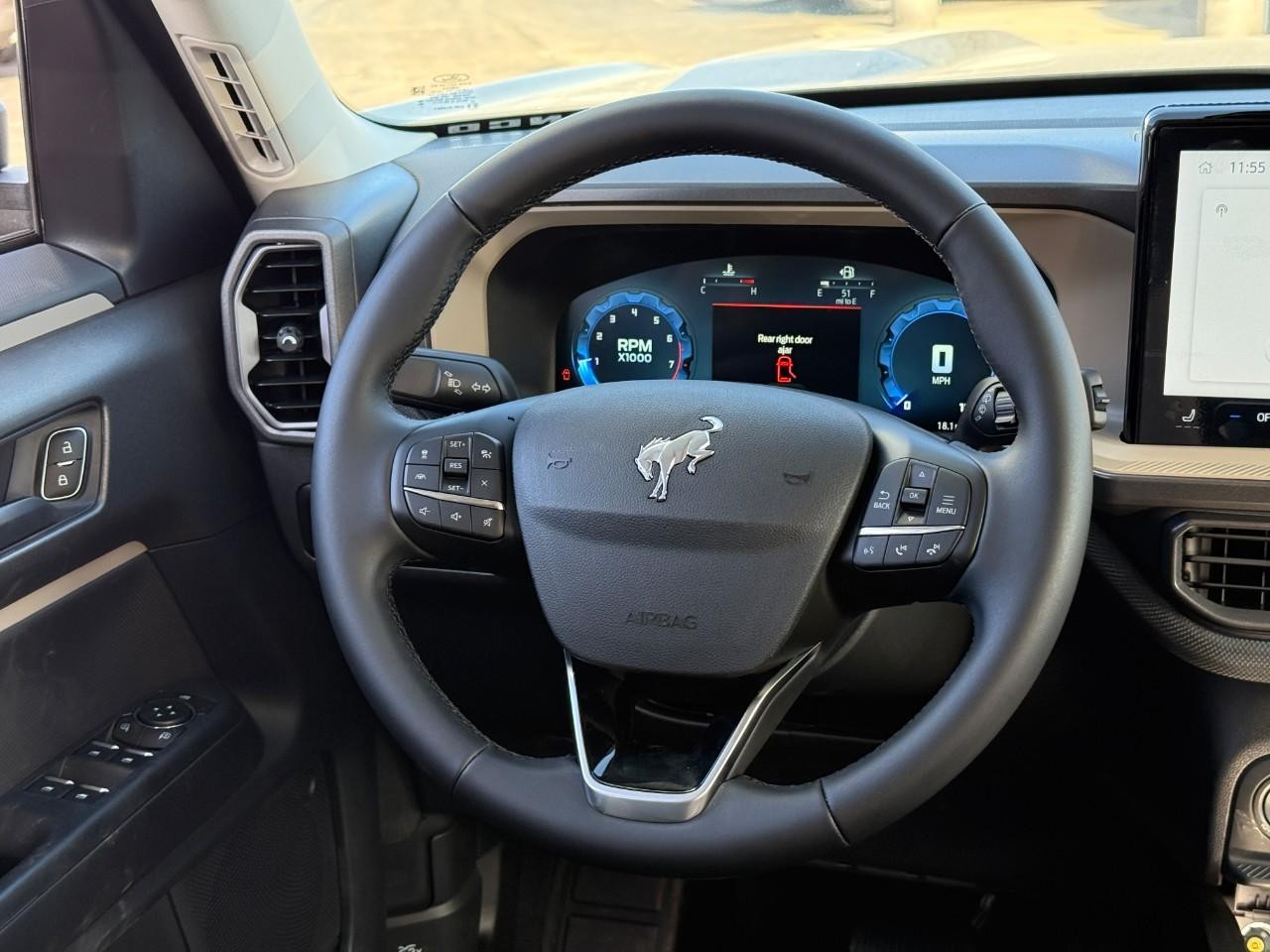 Ford Bronco Sport Vehicle Full-screen Gallery Image 08