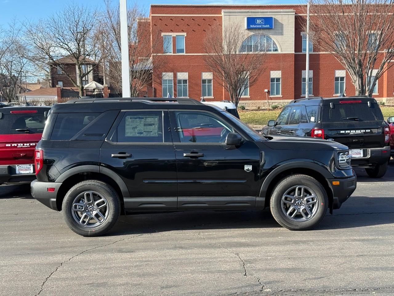 Ford Bronco Sport Vehicle Full-screen Gallery Image 02
