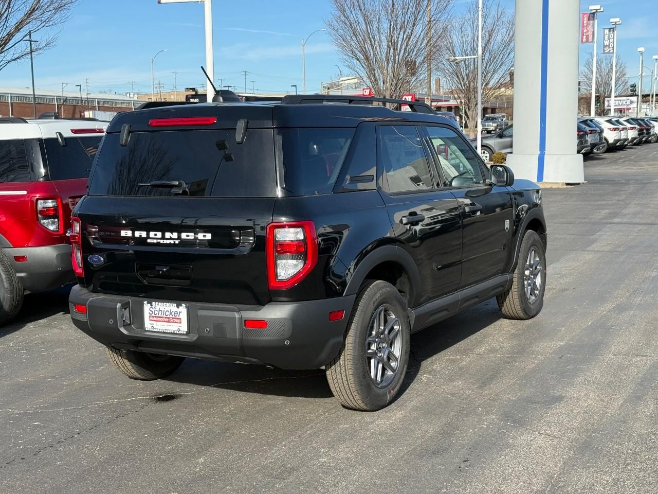 Ford Bronco Sport Vehicle Full-screen Gallery Image 03