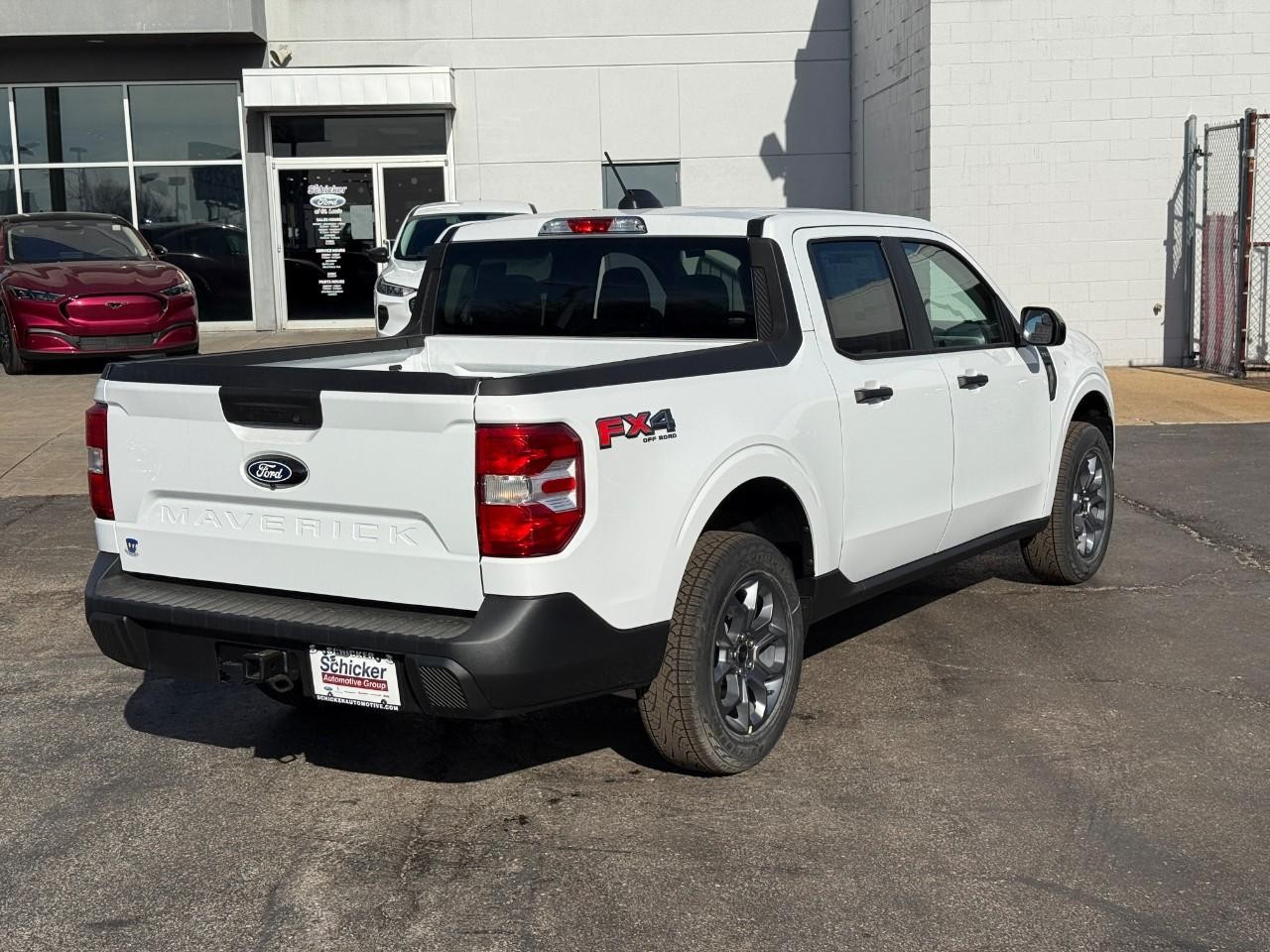 Ford Maverick Vehicle Full-screen Gallery Image 03