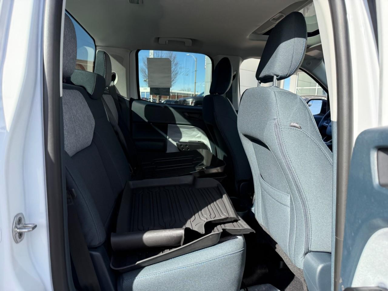 Ford Maverick Vehicle Full-screen Gallery Image 05