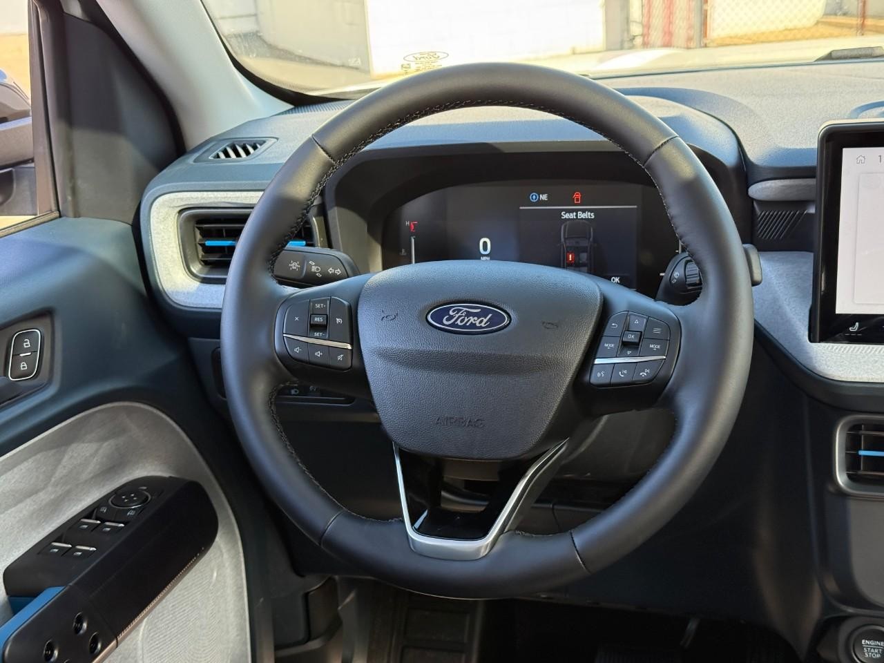 Ford Maverick Vehicle Full-screen Gallery Image 07